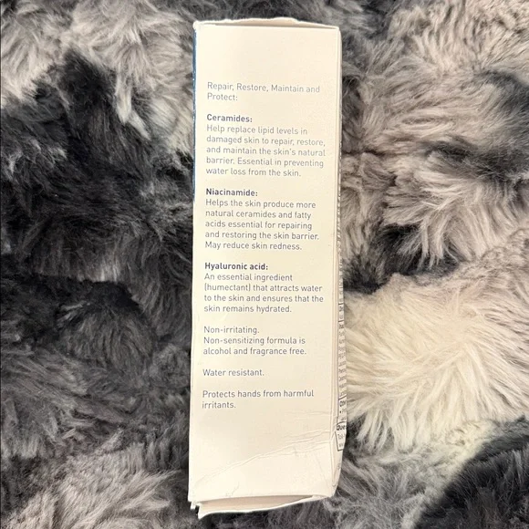NWT CeraVe Therapeutic Hand Cream with Hyaluronic Acid & Ceremides - Picture 5 of 12